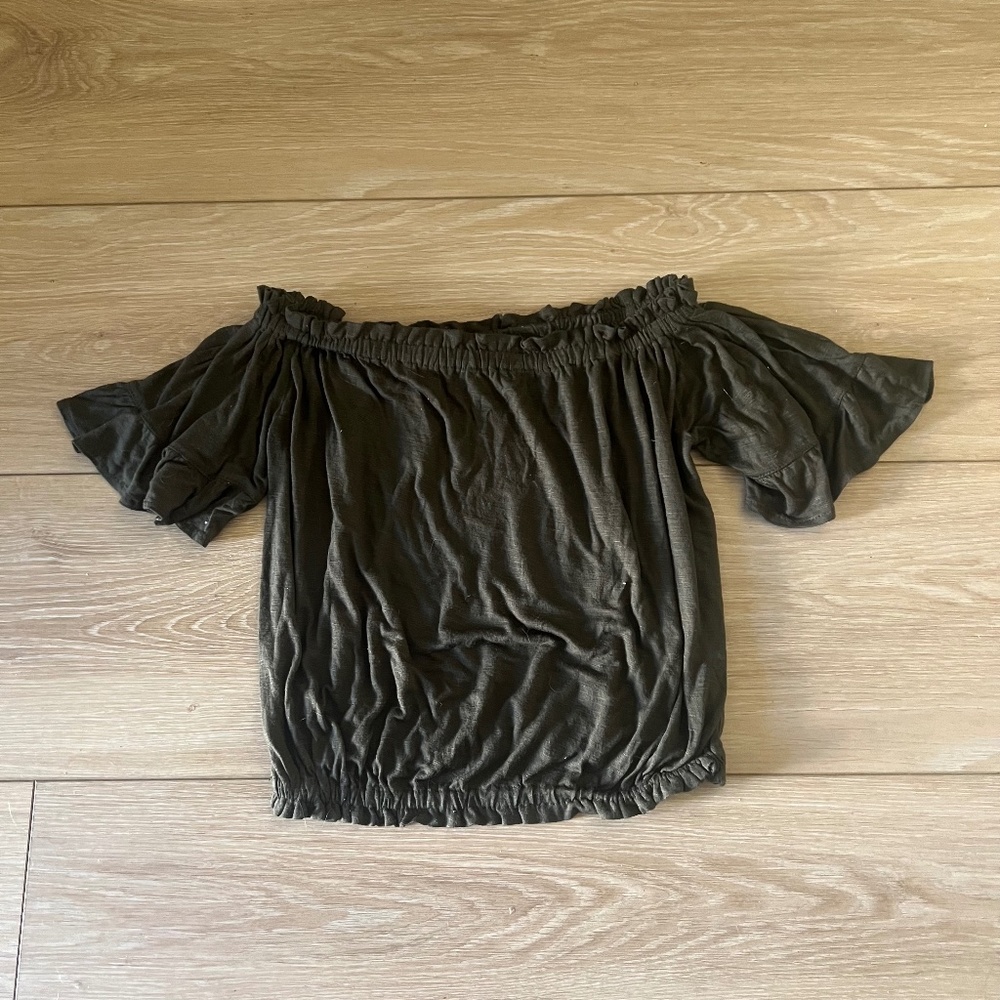 LF Emma & Sam Ruffled Crop Top